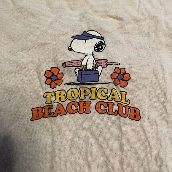 Peanuts Beach Tee - Picture 5 of 6